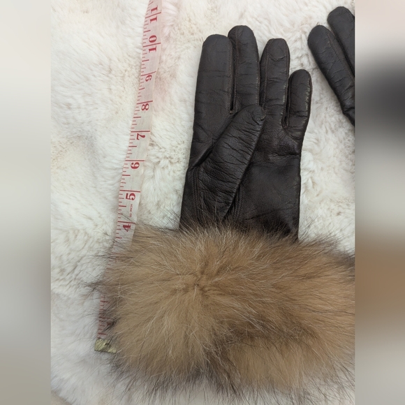 Vintage Hungarian Silver Fox and Leather Gloves - Picture 13 of 14